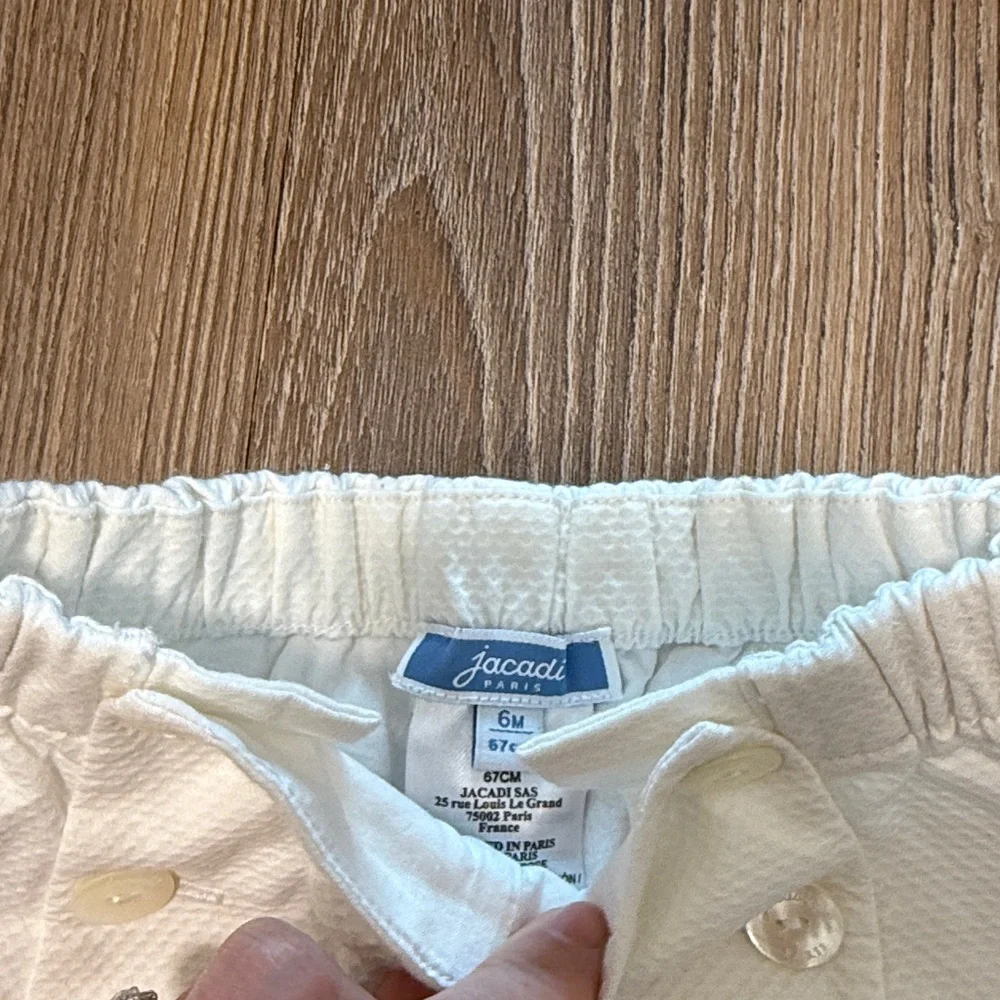 Like new baby jacadi seersucker 4 buttons white shorts